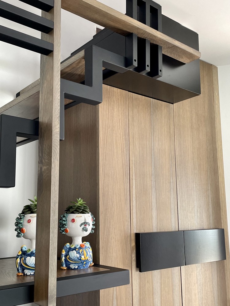 MEF architect verbouwing villa in Italie trap en kast op maat